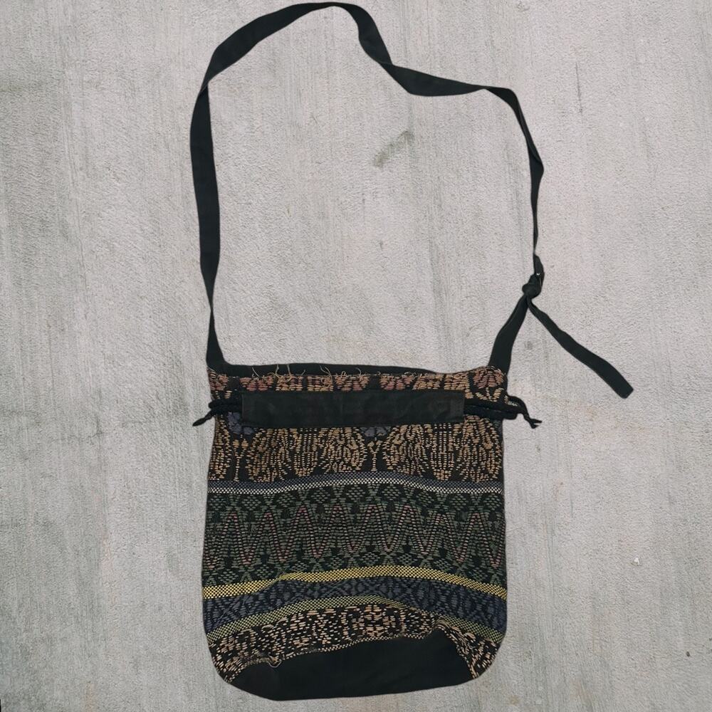 Patterned shoulder bag